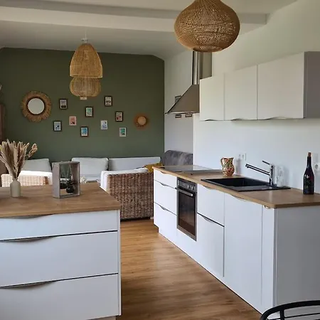 Renovee 350 M De La * Hauteville-sur-Mer